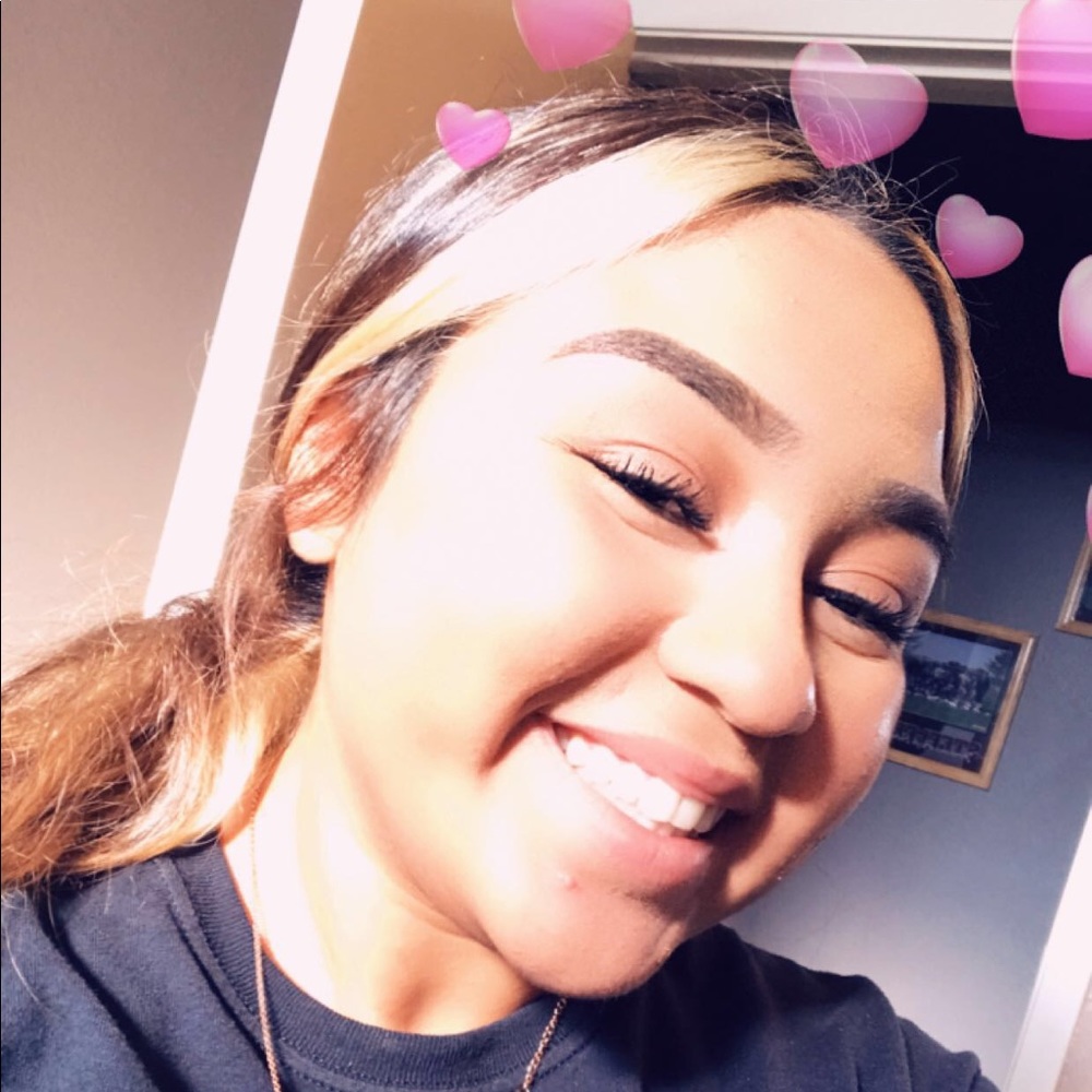 Meet your Posher, Elizabeth